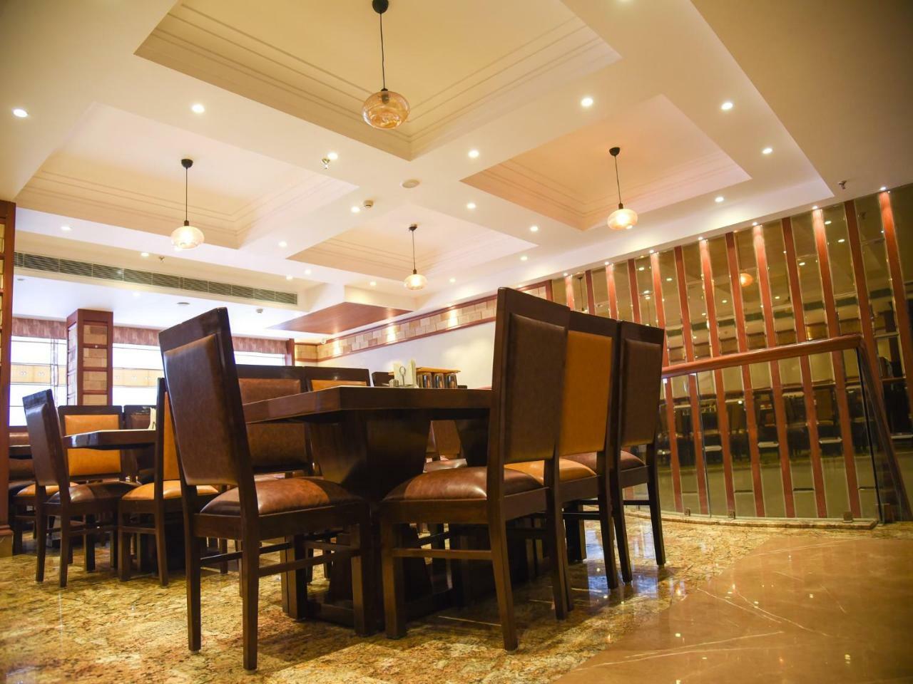 Bharawan Clarks Inn Express Amritsar Buitenkant foto