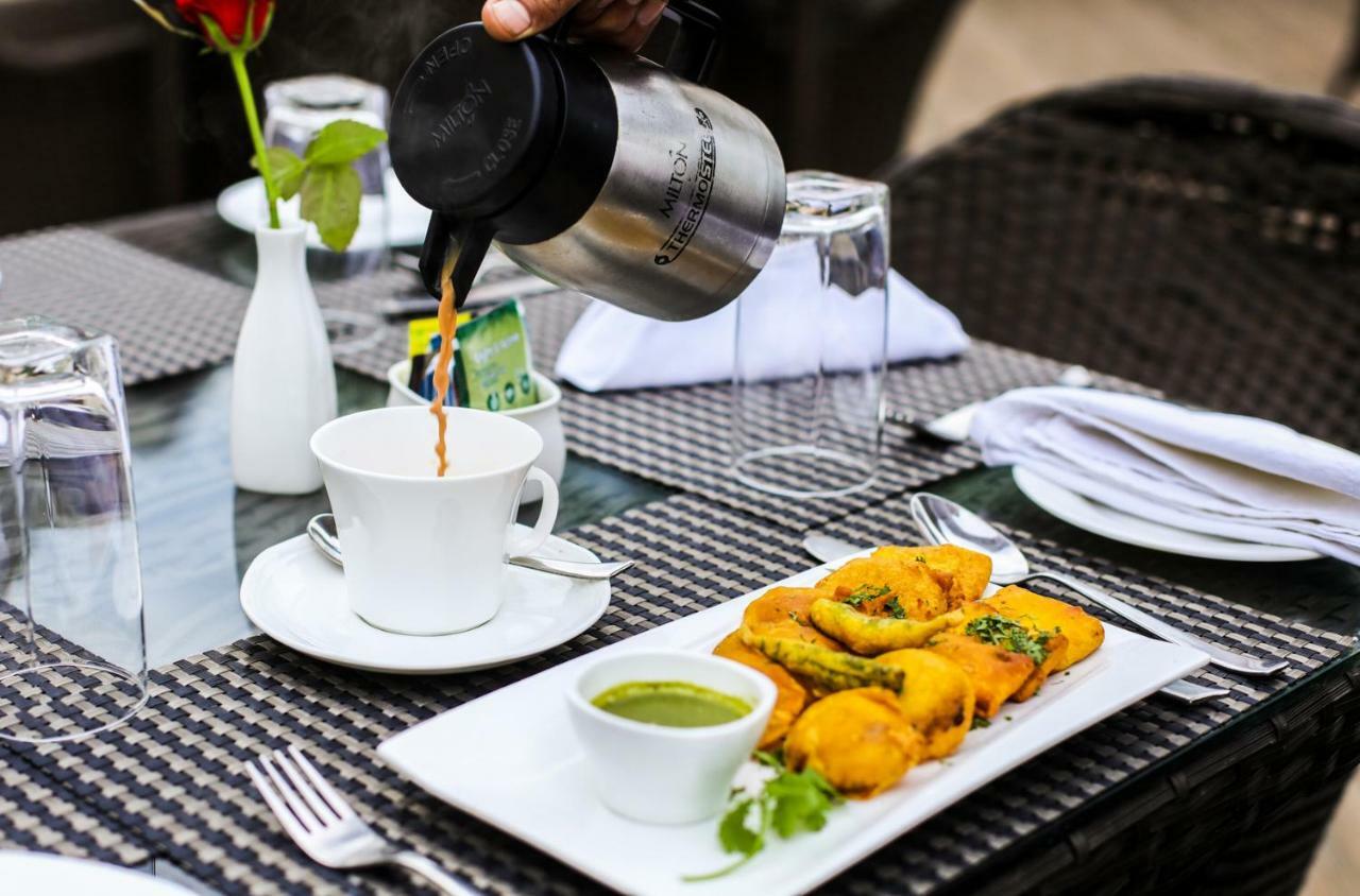 Bharawan Clarks Inn Express Amritsar Buitenkant foto